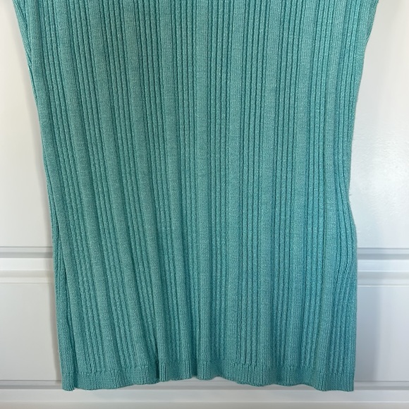 (4 for $80) GUESS Knit Top 🩵 - Picture 4 of 7